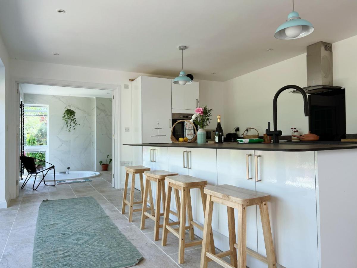 Shan Mu Inn Deluxe Hot-Tub Seaview Apartment Newlyn Eksteriør bilde